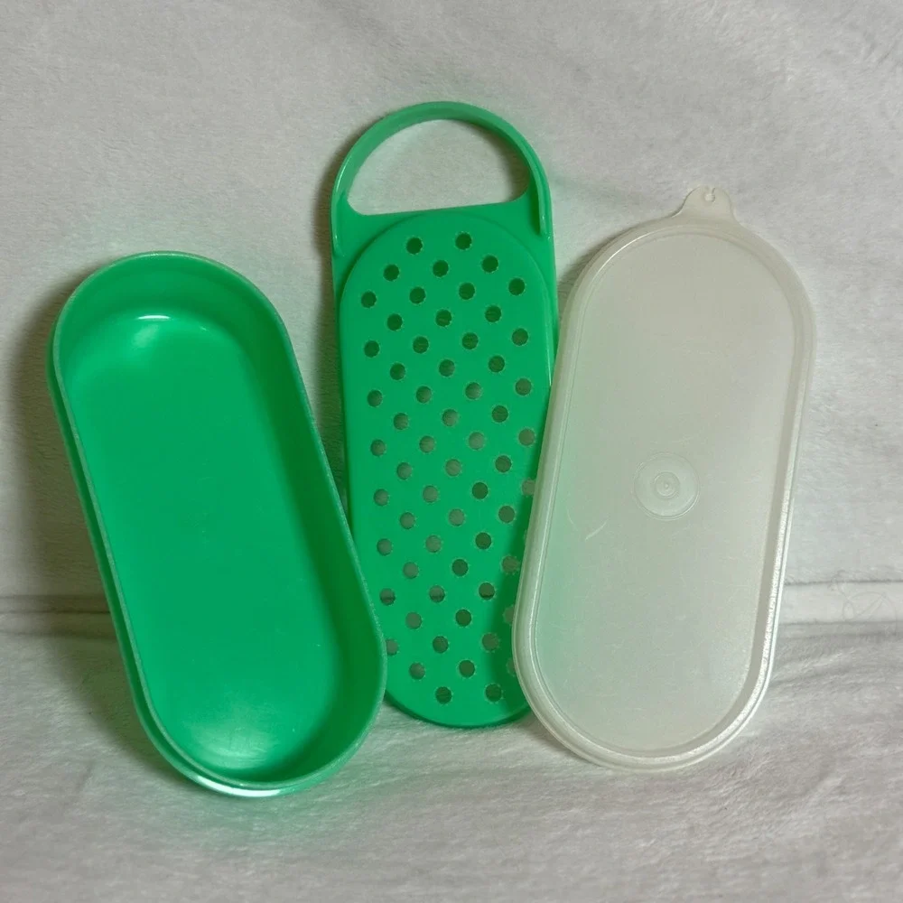 Vintage Tupperware 1376-15 Green Cheese Grater Storage Container With Lid